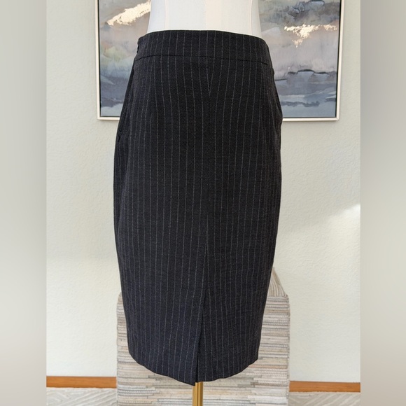 MaxMara Charcoal Pinstripe Pencil Skirt 95%Virgin Wool - Picture 5 of 14